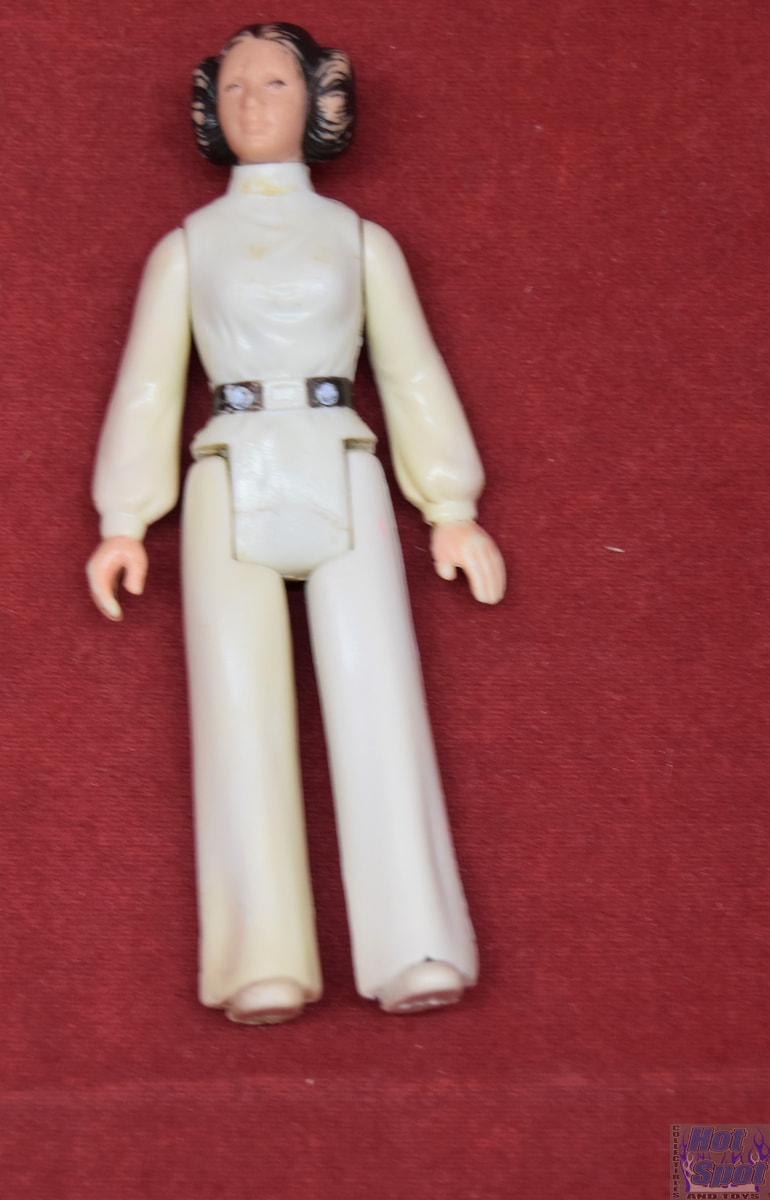 leia white outfit