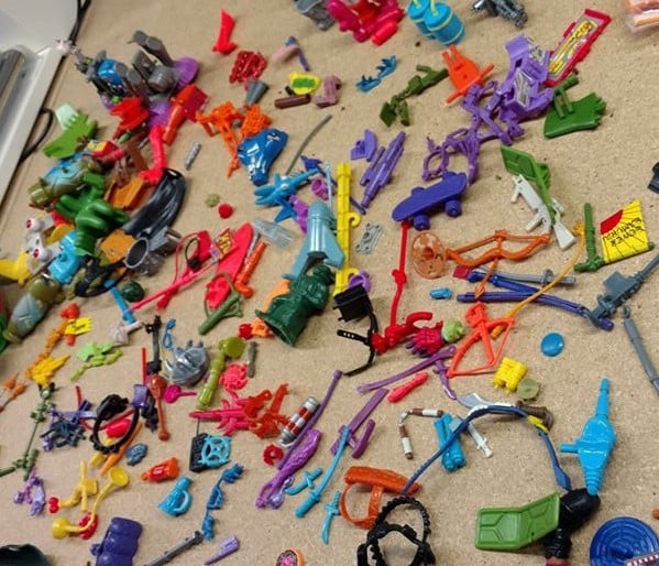 Hot Spot Collectibles and Toys - Vintage Accessories and Parts